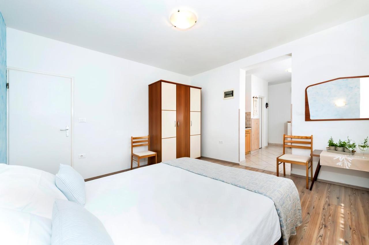 Banko Apartments Rovigno Esterno foto
