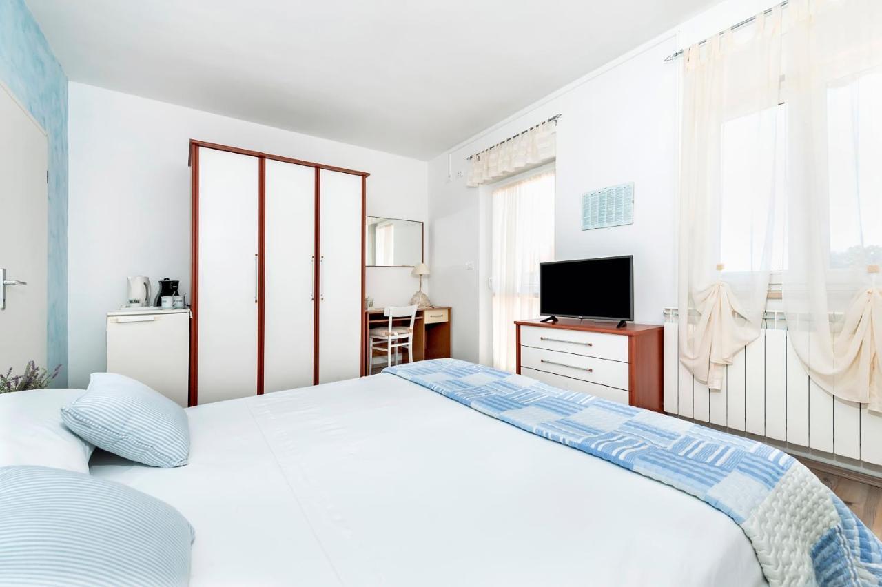 Banko Apartments Rovigno Esterno foto